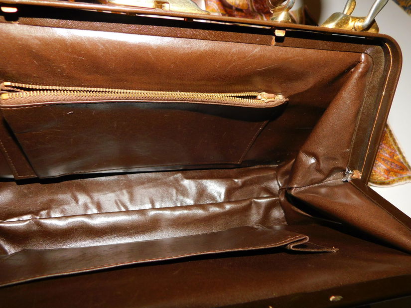 Poseta vintage Italia anii 70 , deosebita, autentica , esarfa designer cadou