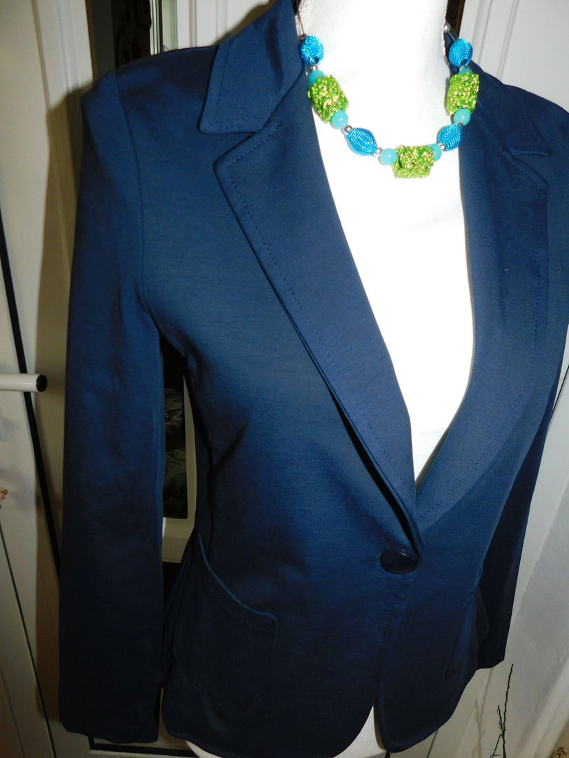 Taior nou Italia, office , elegant , etichete atasate, colier cadou