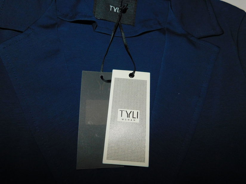 Taior nou Italia, office , elegant , etichete atasate, colier cadou