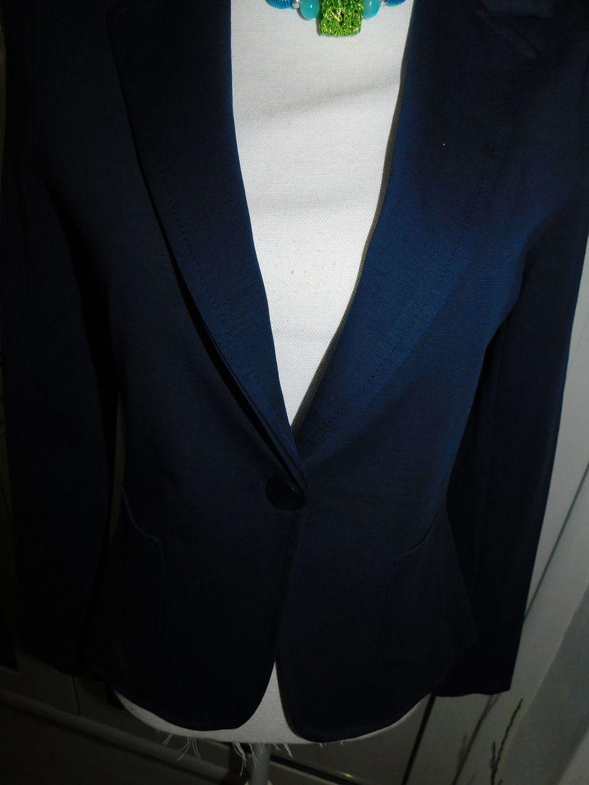 Taior nou Italia, office , elegant , etichete atasate, colier cadou