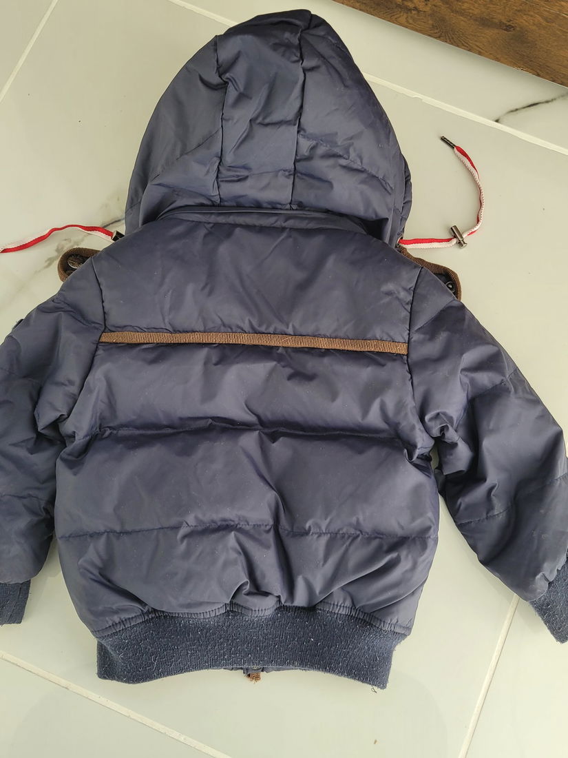 Gecuta băiat Aston Martin albastra 12/18 luni