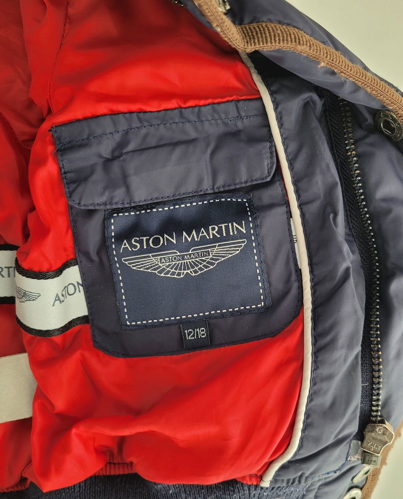 Gecuta băiat Aston Martin albastra 12/18 luni