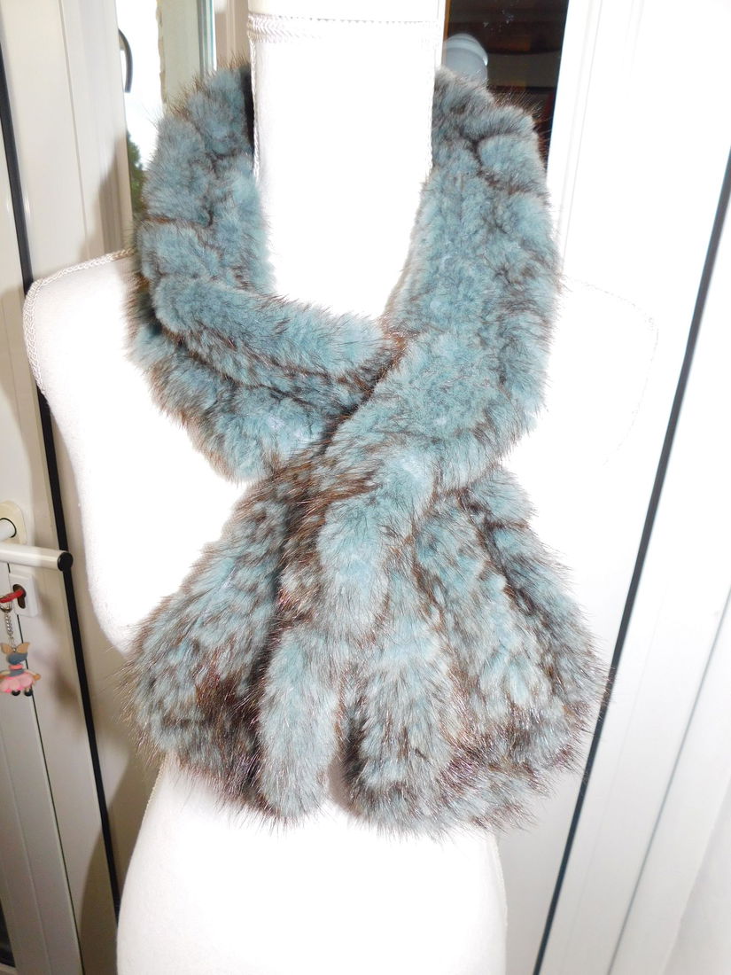 Sal  vintage nurca  vopsita,  manusi noi asortate