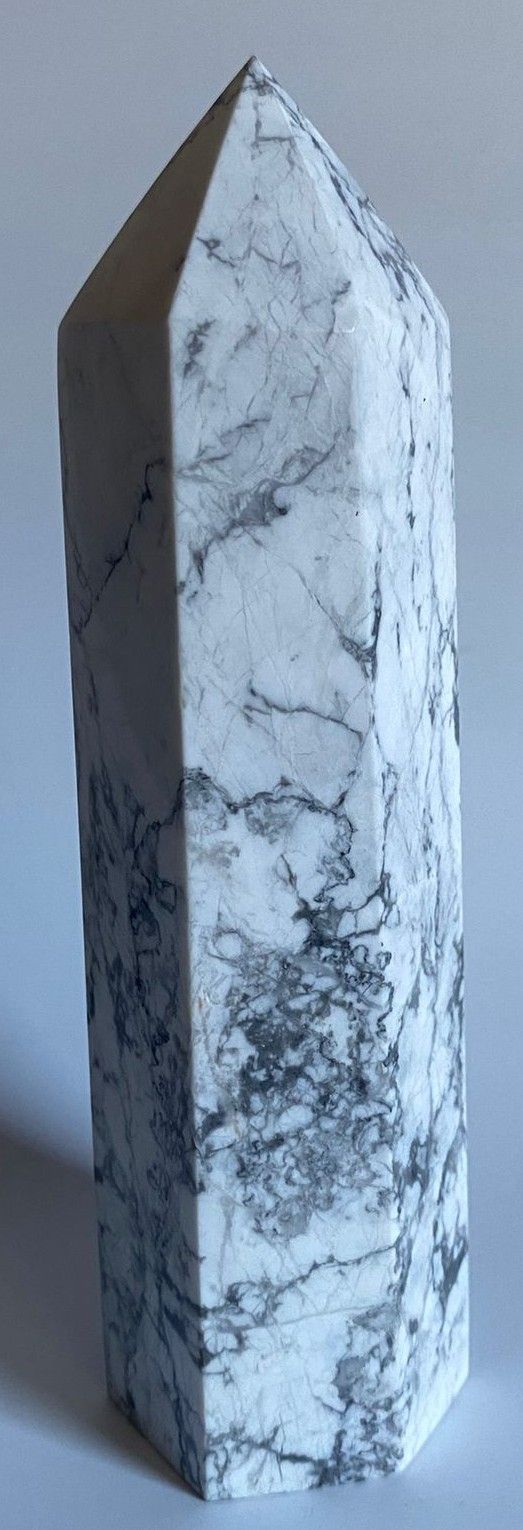 Howlit - Obelisc piatra semipretioasa