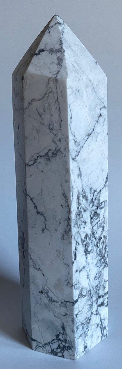 Howlit - Obelisc piatra semipretioasa