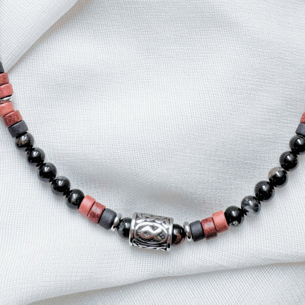 Colier barbati din turmalina neagra, ceramica si pandativ Rune Vikinge - Othala