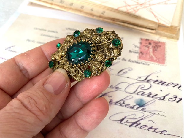 Brosa decorativa cu cristale・Brosa vintage filigranata・Brosa veche