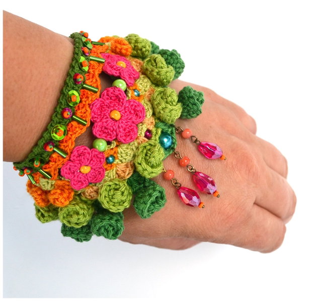Bratara tip wristcuff verde crosetata, bratara mexicana