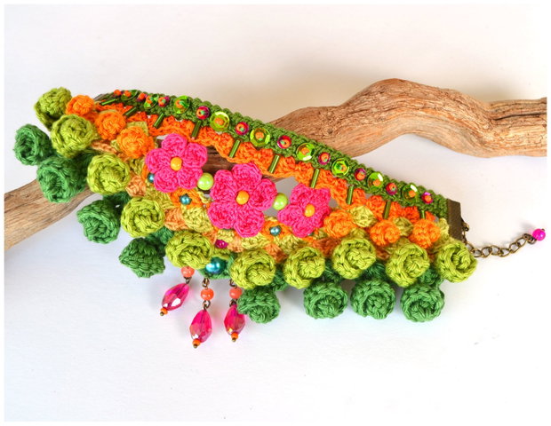 Bratara tip wristcuff verde crosetata, bratara mexicana