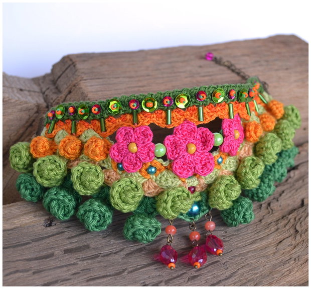 Bratara tip wristcuff verde crosetata, bratara mexicana