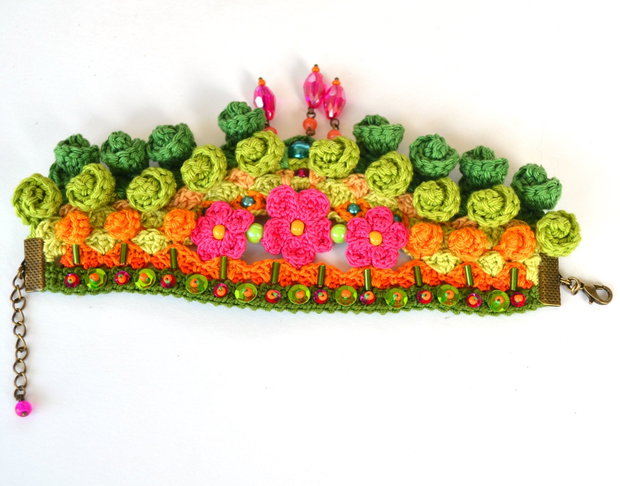 Bratara tip wristcuff verde crosetata, bratara mexicana