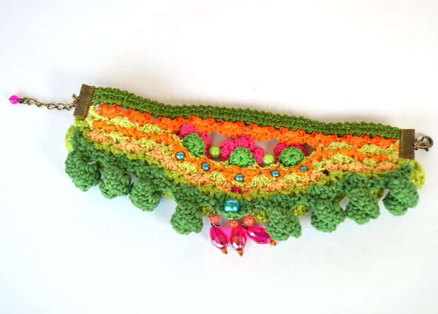Bratara tip wristcuff verde crosetata, bratara mexicana