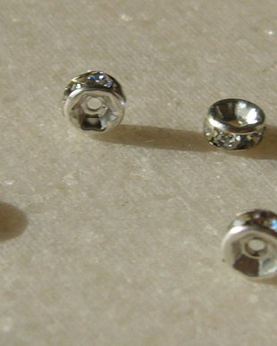 (10 bucati) Distantiere rhinestone argintii 4x2 mm cu cristale culoare cristal-clear