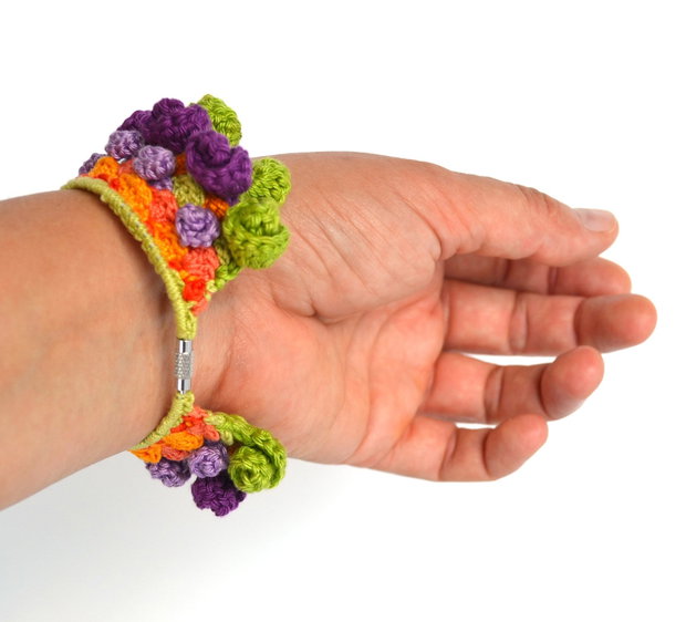 Bratara boho crosetata multicolora