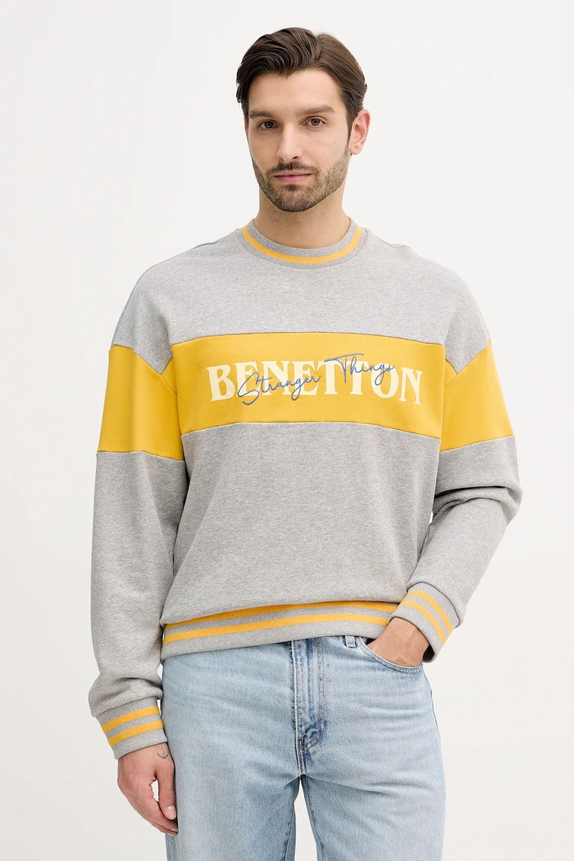 United Colors of Benetton hanorac de bumbac x Stranger Things culoarea gri, cu imprimeu, 342ZU10BA