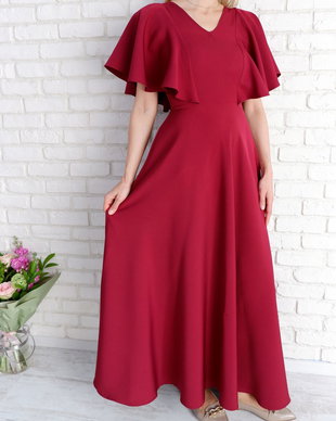 Rochie Lunga Eleganta Grena cu Volane pe Umeri