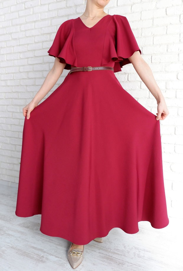Rochie Lunga Eleganta Grena cu Volane pe Umeri