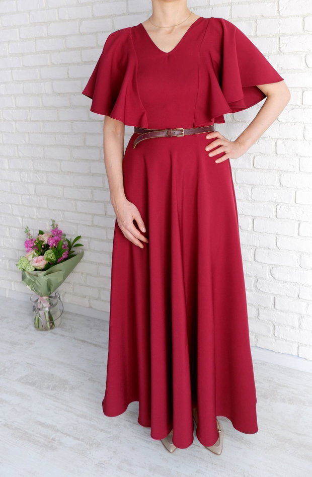 Rochie Lunga Eleganta Grena cu Volane pe Umeri