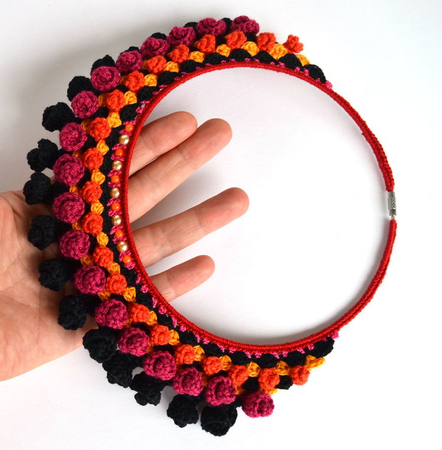 Colier mexican negru-grena