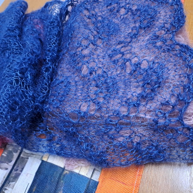 Fular bleumarin