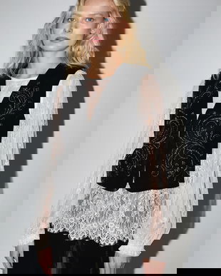 Medicine vesta culoarea negru, un singur rand de nasturi