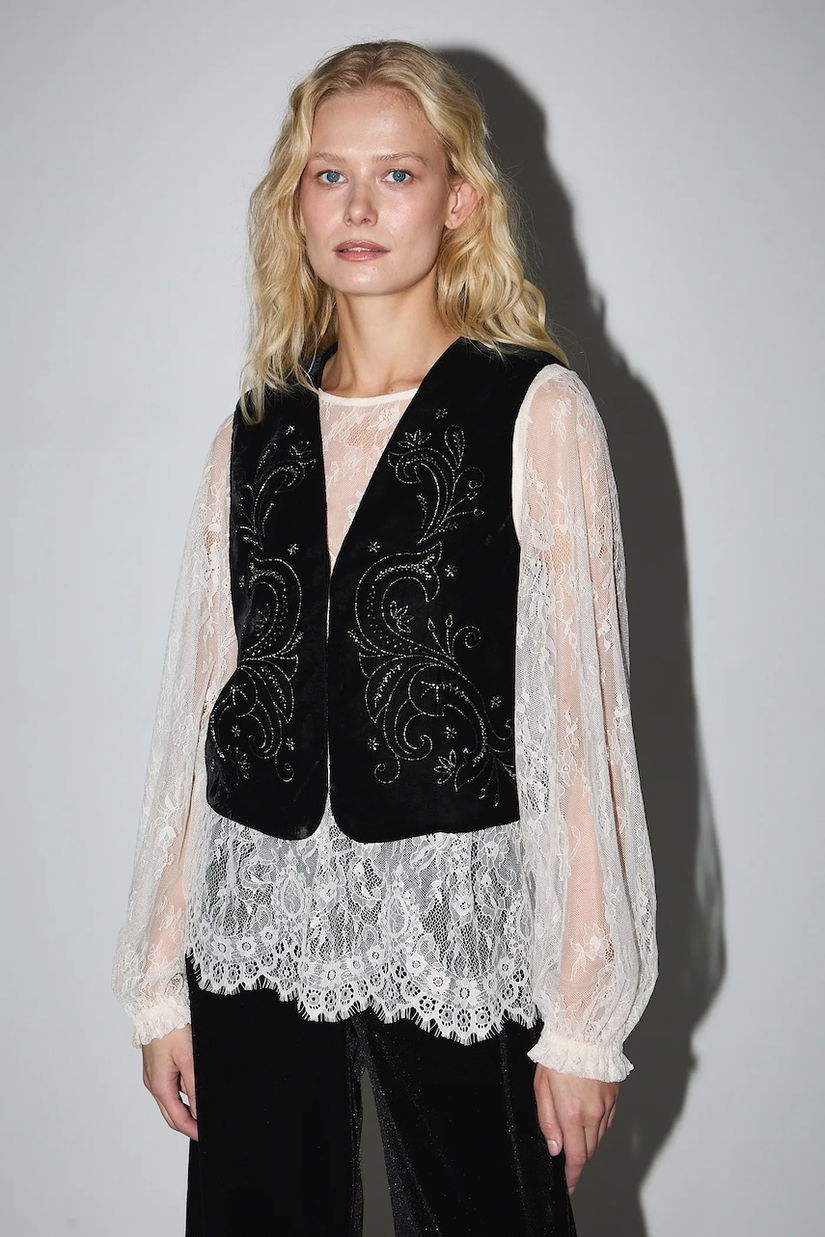 Medicine vesta culoarea negru, un singur rand de nasturi