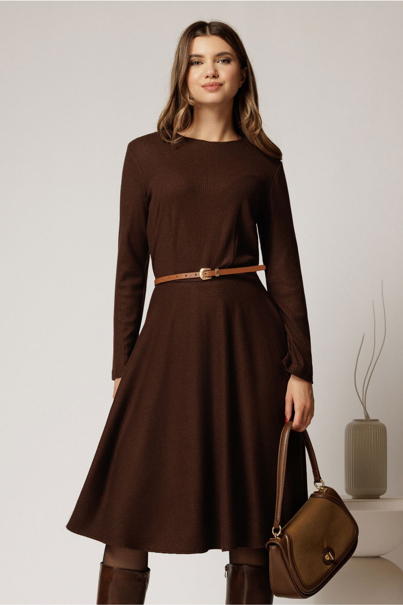 Rochie DY Fashion din tricot maro cu curea subtire și fusta clos