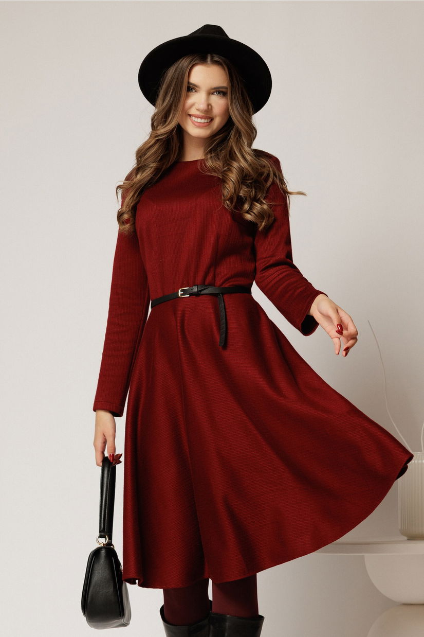 Rochie DY Fashion din tricot burgundy cu curea subtire si fusta clos