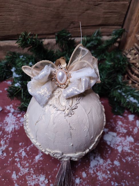 Perla Crăciunului Glob Decorativ XXL cu Patină Aurie și Eleganță Barocă