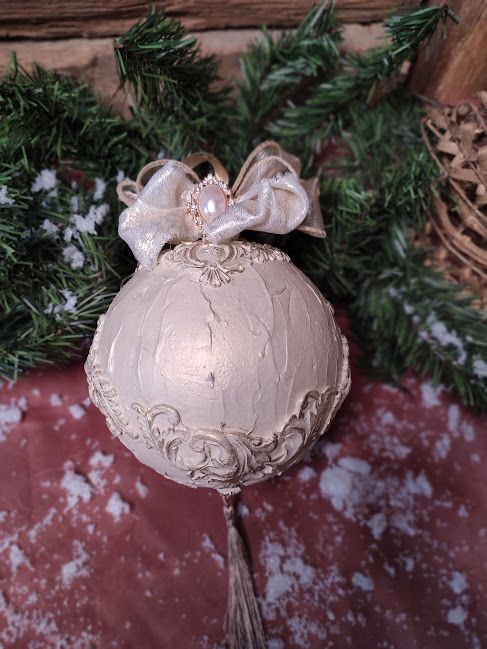 Perla Crăciunului Glob Decorativ XXL cu Patină Aurie și Eleganță Barocă