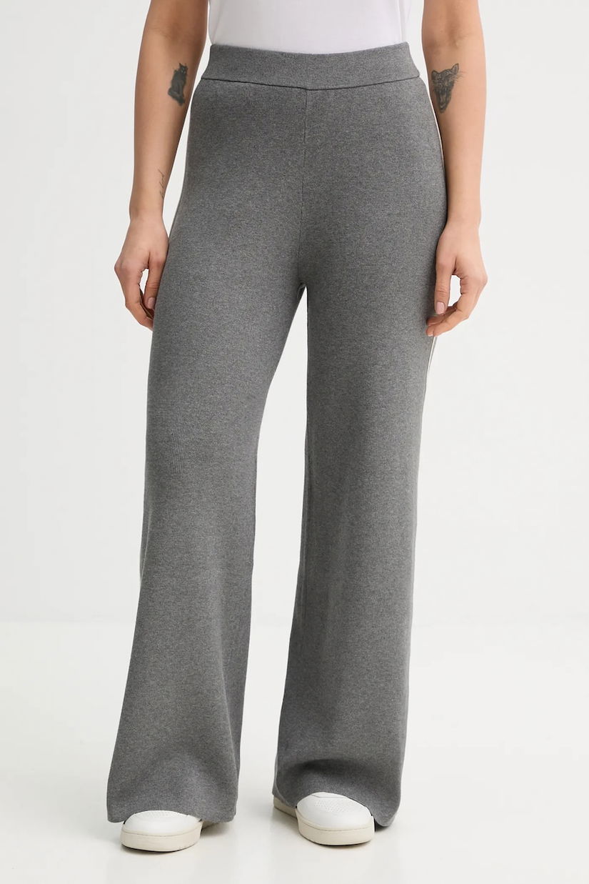 United Colors of Benetton pantaloni de trening culoarea gri, cu imprimeu, 17Q3DF013