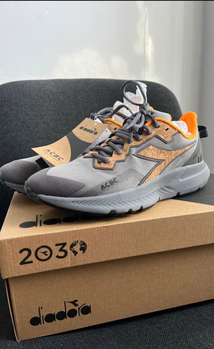 Adidasi Diadora x ACBC - Mythos Blushield