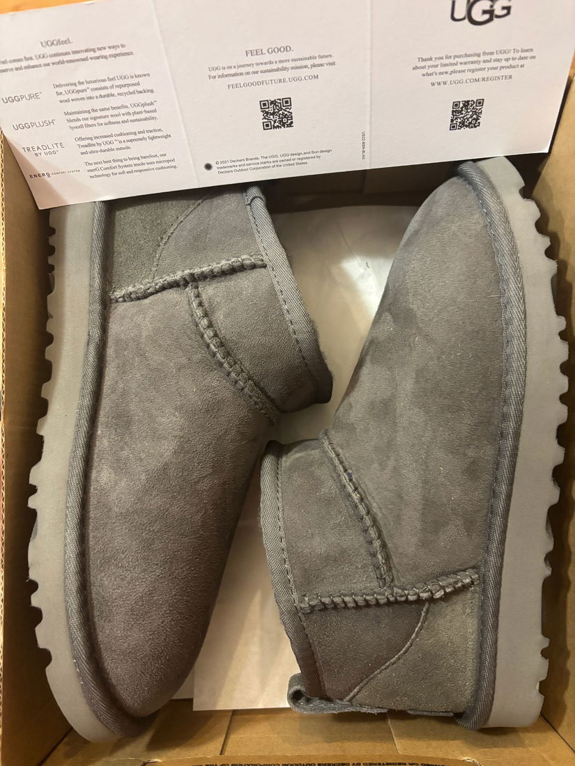 Ugg mini