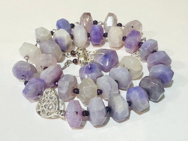 SET VIOLET GLOW-lucrat manual din agate,hematit,inox,accesorii placate cu argint