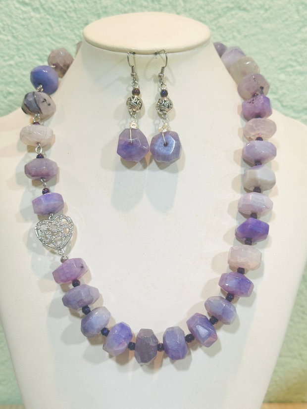 SET VIOLET GLOW-lucrat manual din agate,hematit,inox,accesorii placate cu argint