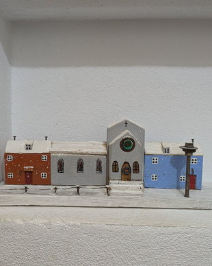 Casute cu biserica