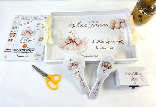 Set aniversar personalizat 1 anisor - Little goose - Tavita turta si accesorii
