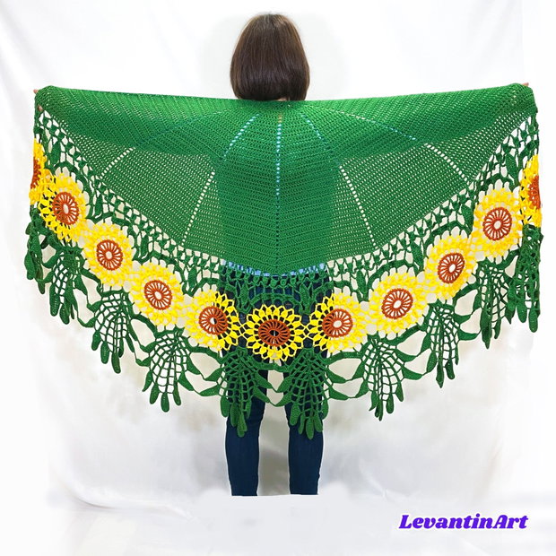 Șal croșetat manual Câmp de floarea-soarelui șal mare semicerc verde, model floral spectaculos, accesoriu statement damă