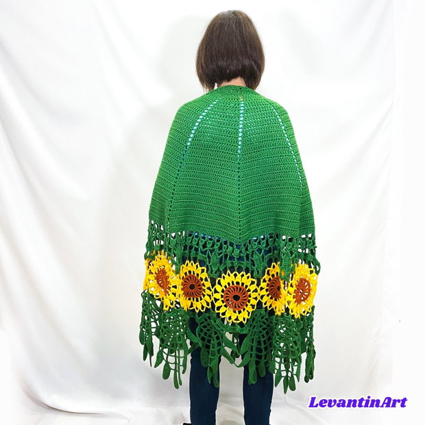 Șal croșetat manual Câmp de floarea-soarelui șal mare semicerc verde, model floral spectaculos, accesoriu statement damă