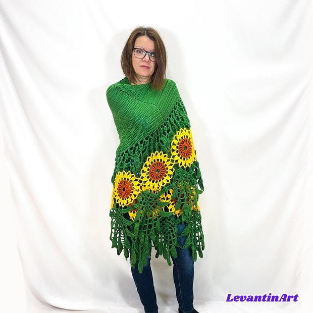 Șal croșetat manual Câmp de floarea-soarelui șal mare semicerc verde, model floral spectaculos, accesoriu statement damă