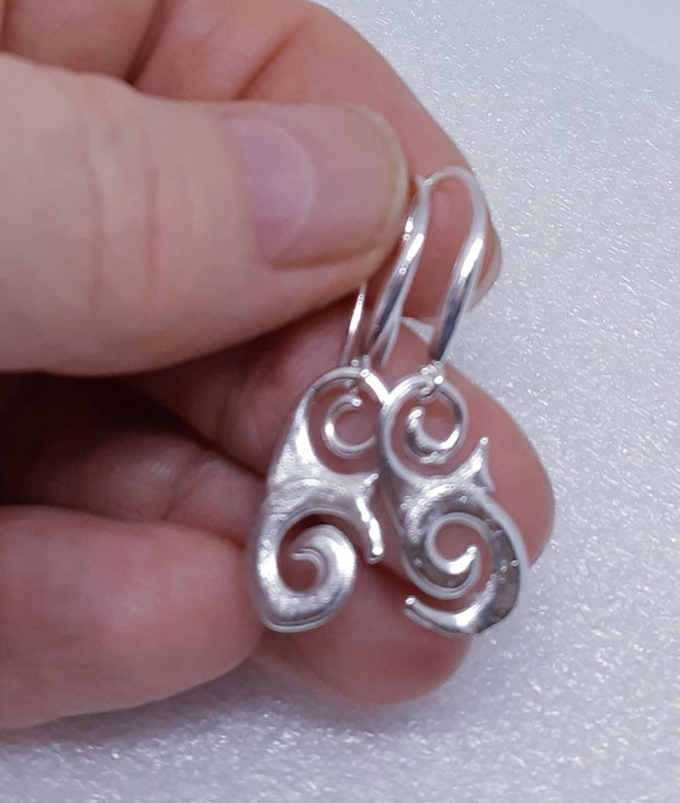 Cercei unicat din argint pur,  cu model spiralat