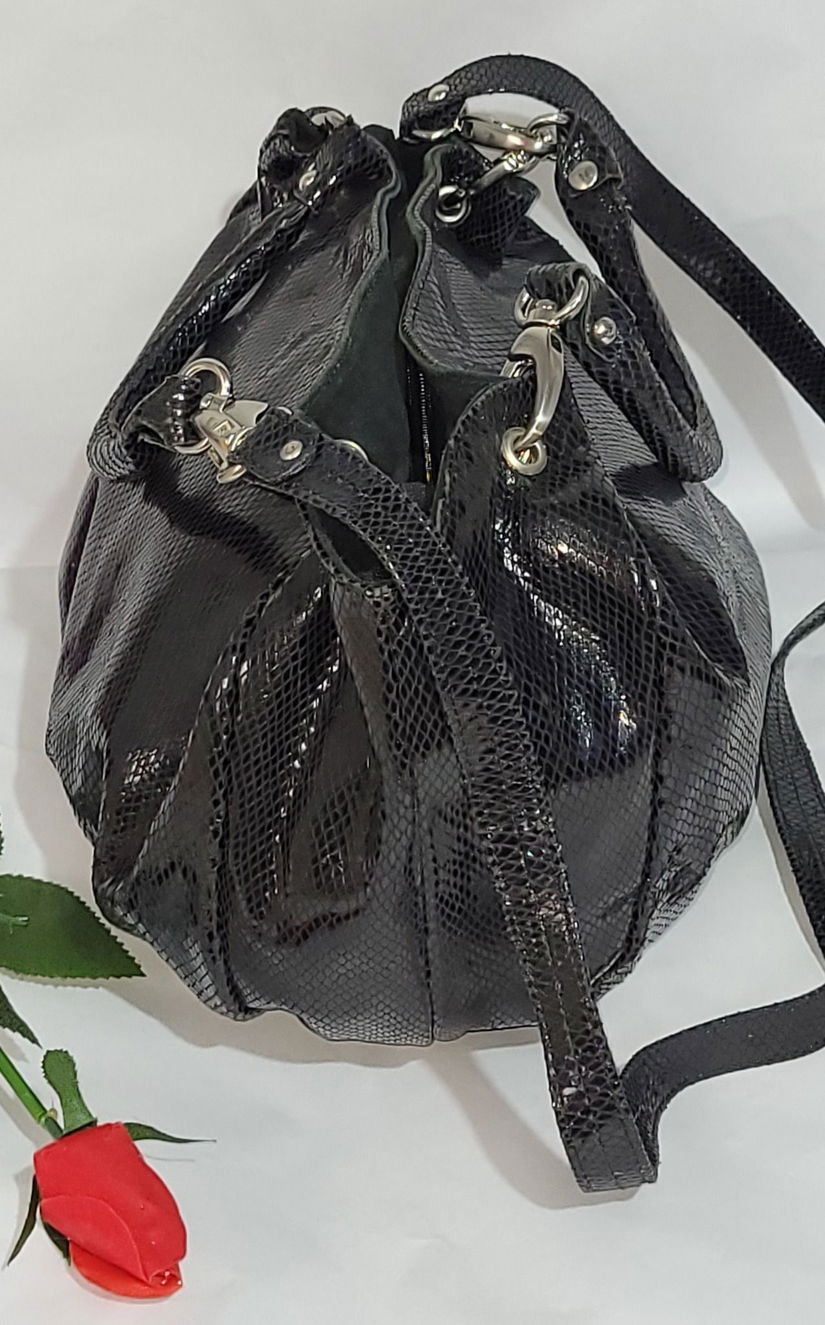 Geanta de mana din piele de sarpe