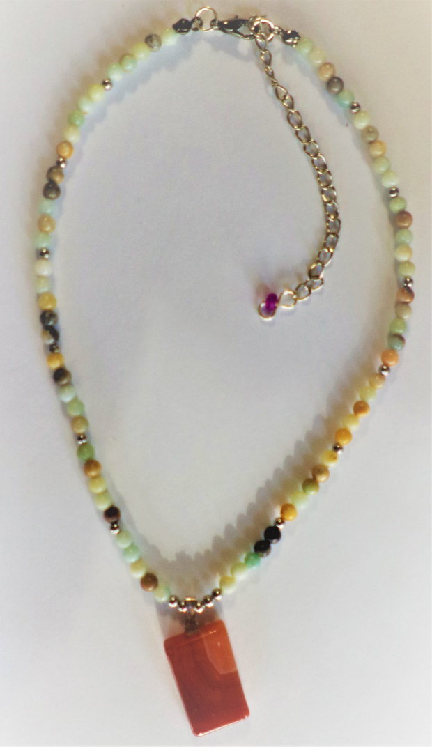 Colier handmade din sfere de amazonit si din inox cu pandantiv din piatra de agat