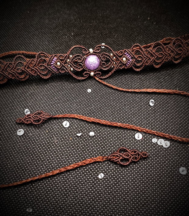 Colier choker maro micromacrame cu lepidolit