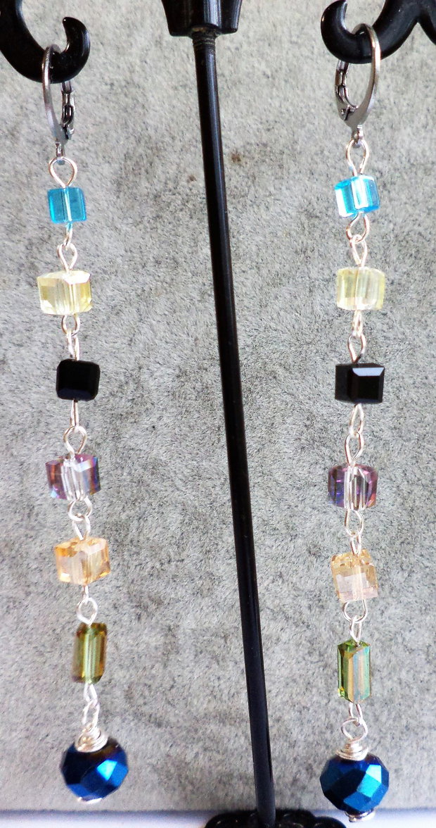Cercei handmade foarte lungi din sarma si cristale tip swarovski