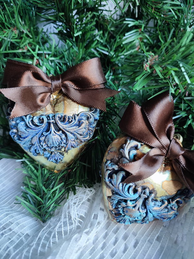 Set Globuri Handmade Inimi Baroce cu Motive în Relief și Foiță de Aur