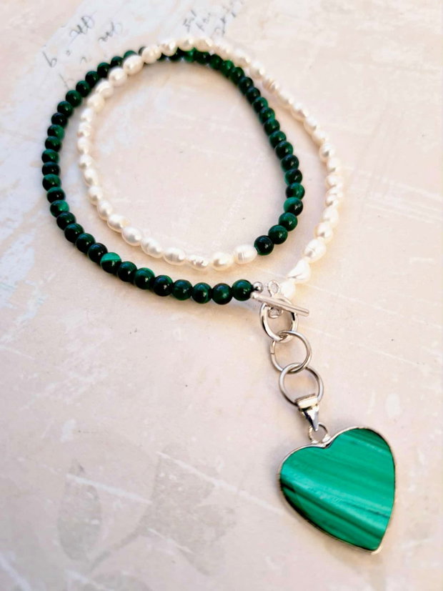 Colier CHOKER inima Malachit natural & perle albe de cultura