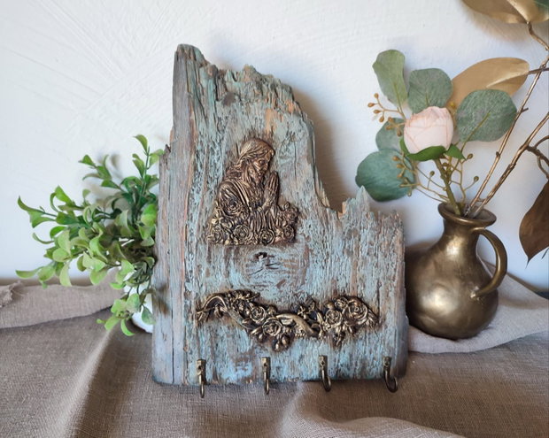 Cuier pentru Chei Handmade Lemn Vechi Recuperat cu Decorațiuni în Relief