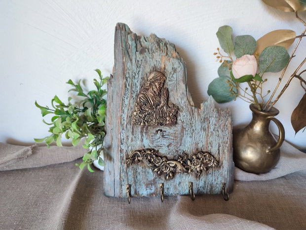 Cuier pentru Chei Handmade Lemn Vechi Recuperat cu Decorațiuni în Relief