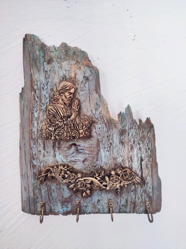 Cuier pentru Chei Handmade Lemn Vechi Recuperat cu Decorațiuni în Relief